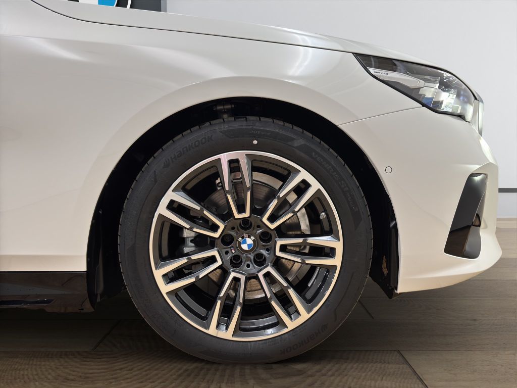 BMW 530 2025
