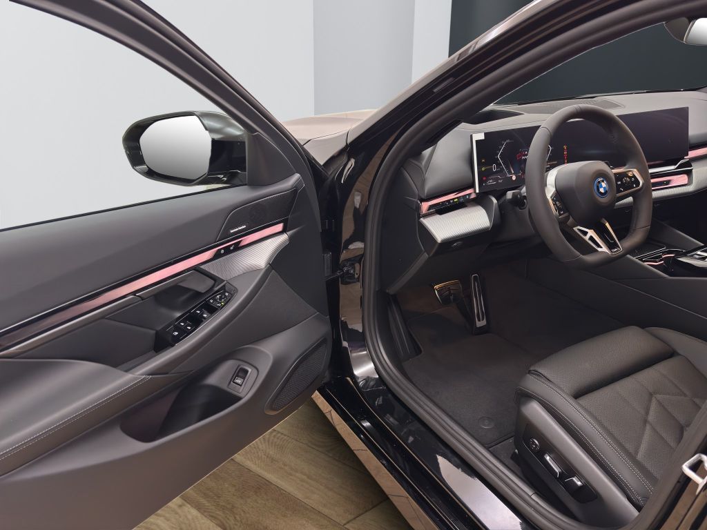 BMW 530 2025