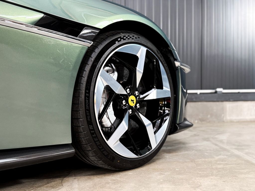 Ferrari 12Cilindri 2025