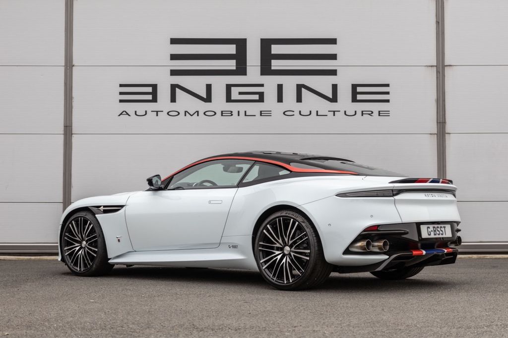 Aston Martin DBS 2019