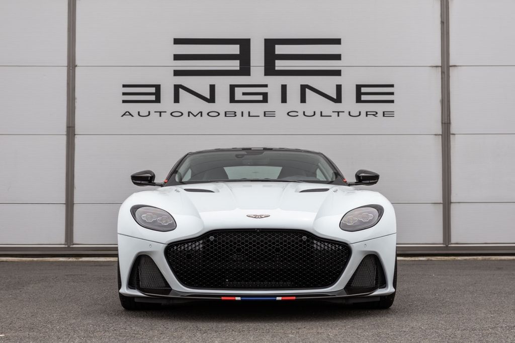 Aston Martin DBS 2019