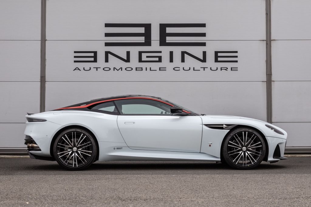 Aston Martin DBS 2019