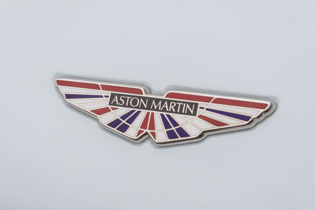 Aston Martin DBS 2019