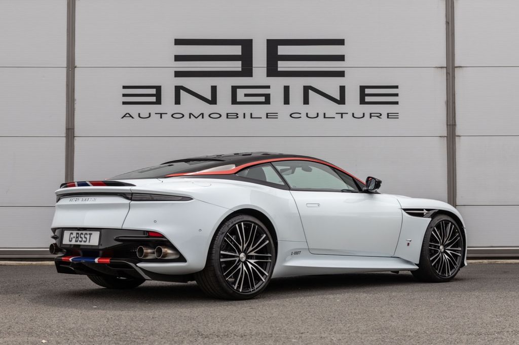 Aston Martin DBS 2019