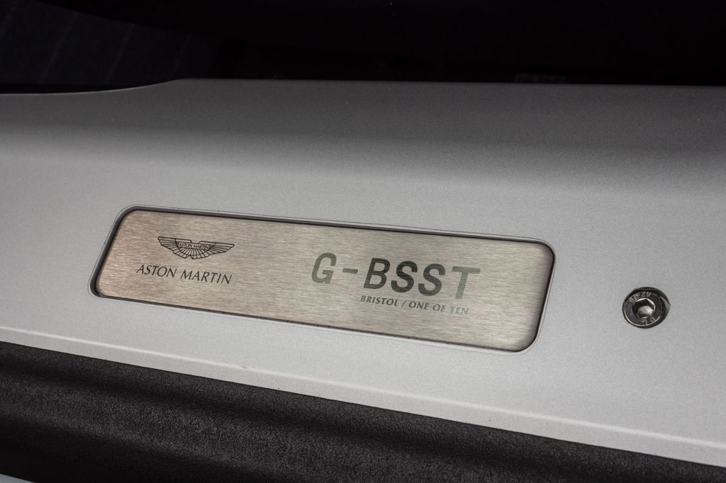 Aston Martin DBS 2019