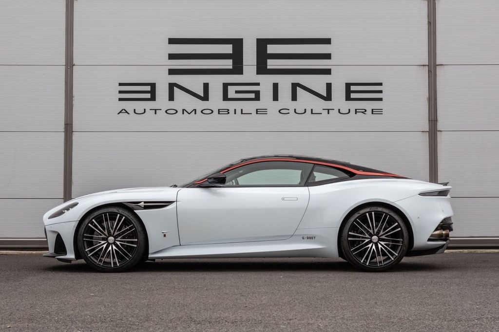 Aston Martin DBS 2019