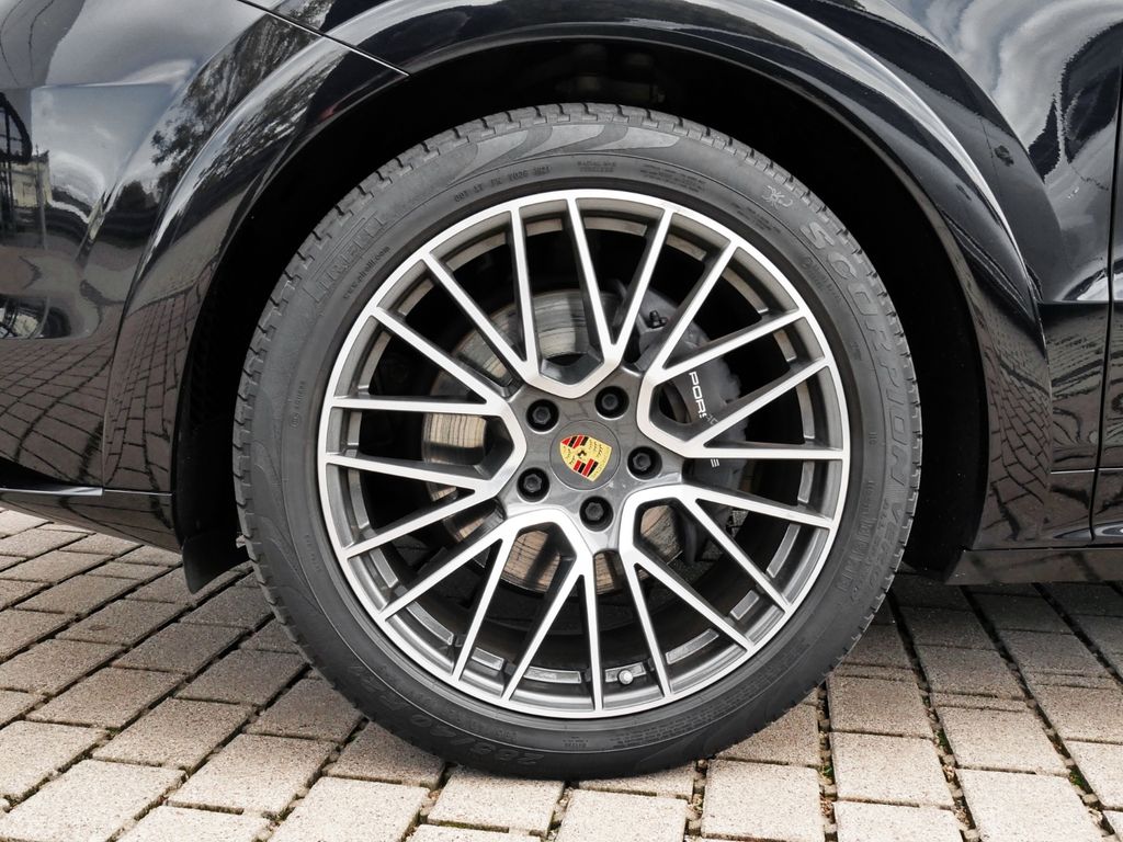 Porsche Cayenne 2021