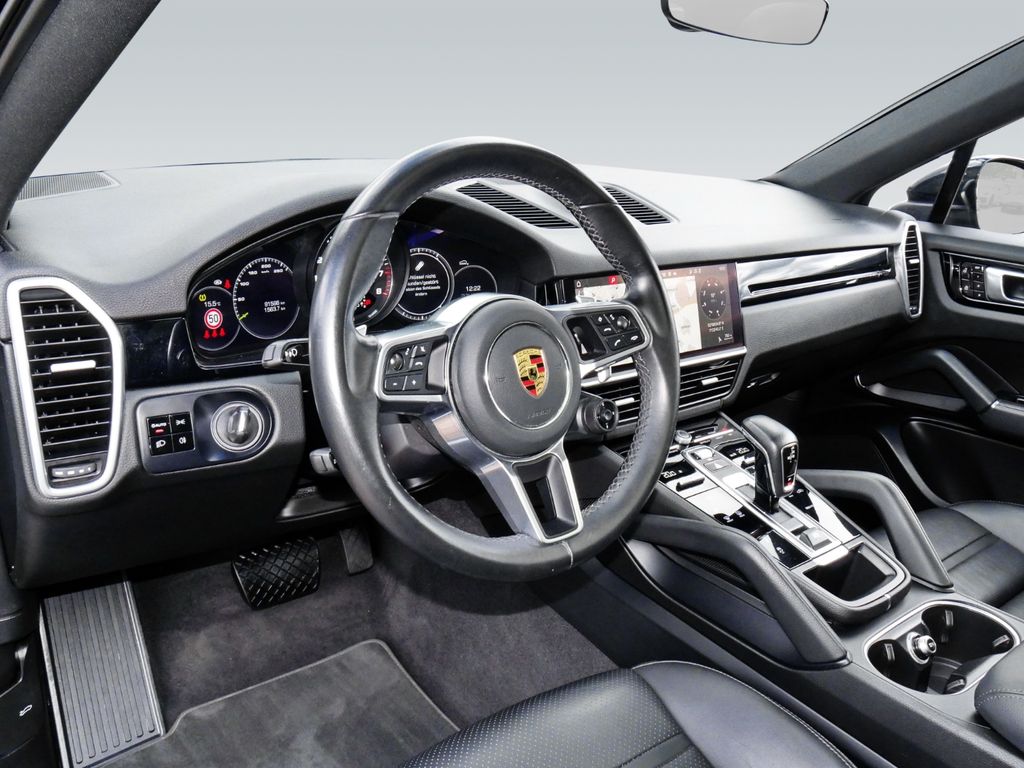 Porsche Cayenne 2021