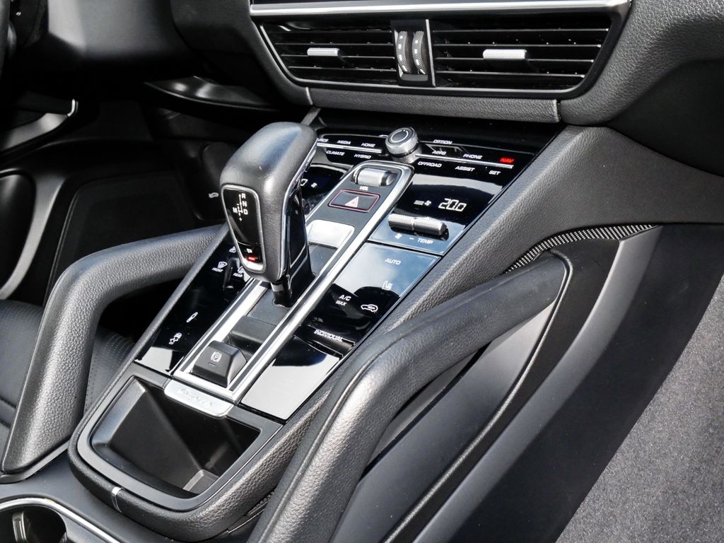 Porsche Cayenne 2021