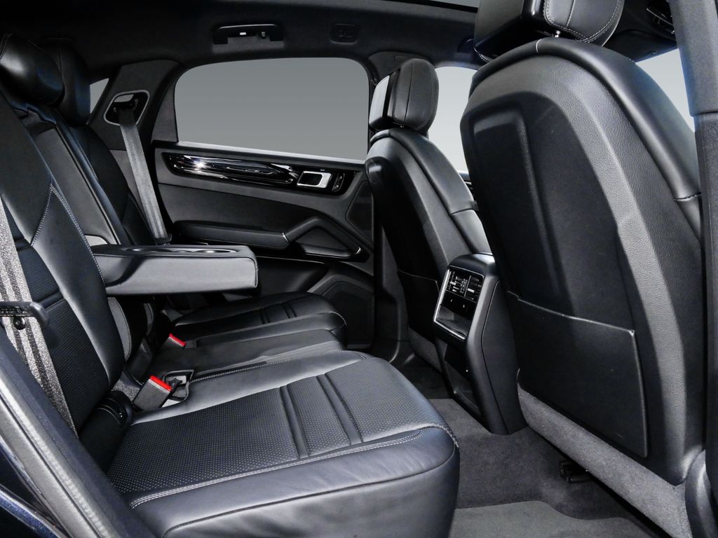 Porsche Cayenne 2021