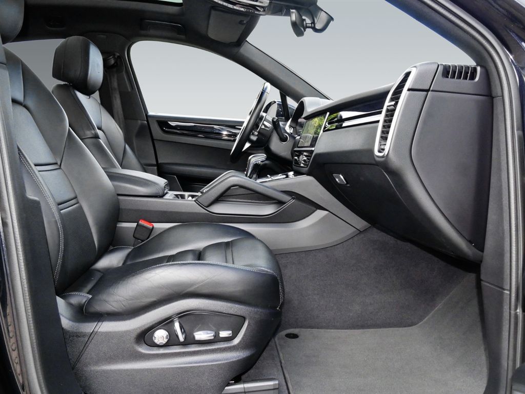 Porsche Cayenne 2021