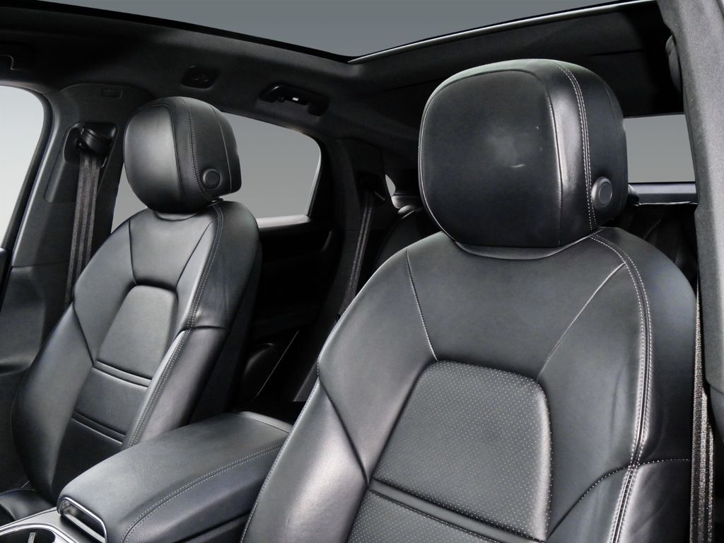 Porsche Cayenne 2021