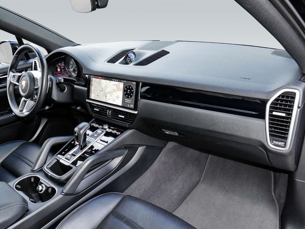 Porsche Cayenne 2021