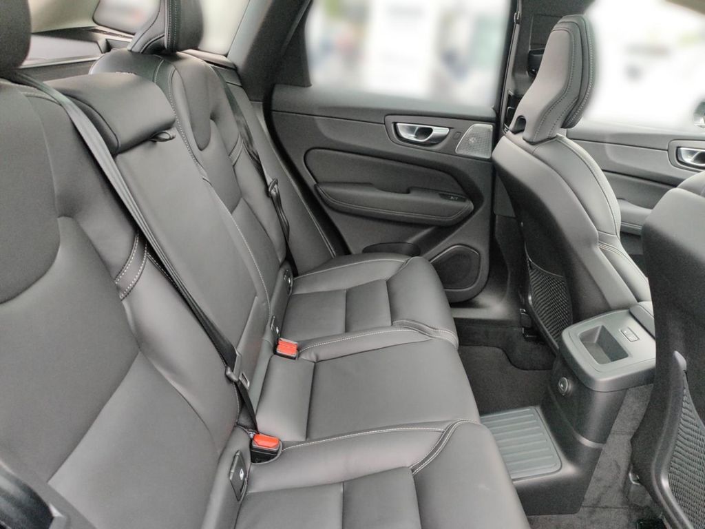 Volvo XC60 2025