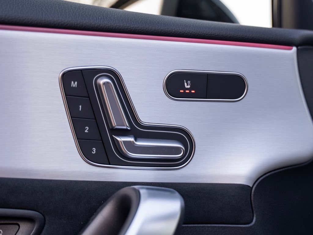 Mercedes-Benz A 200 2025