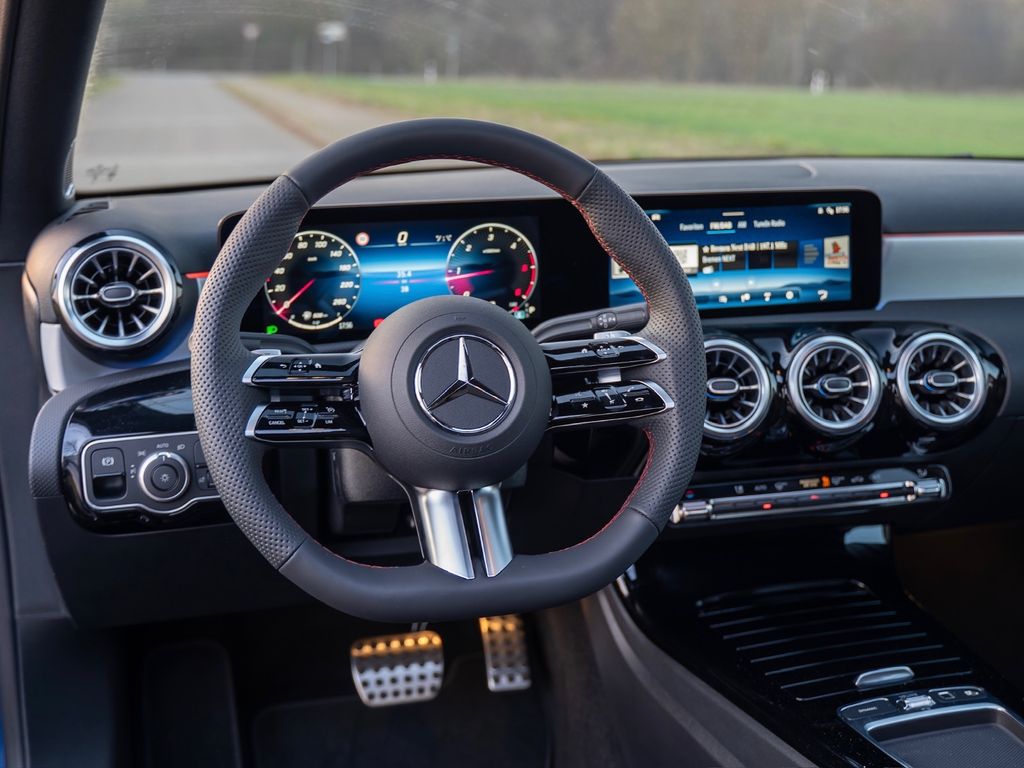 Mercedes-Benz A 200 2025