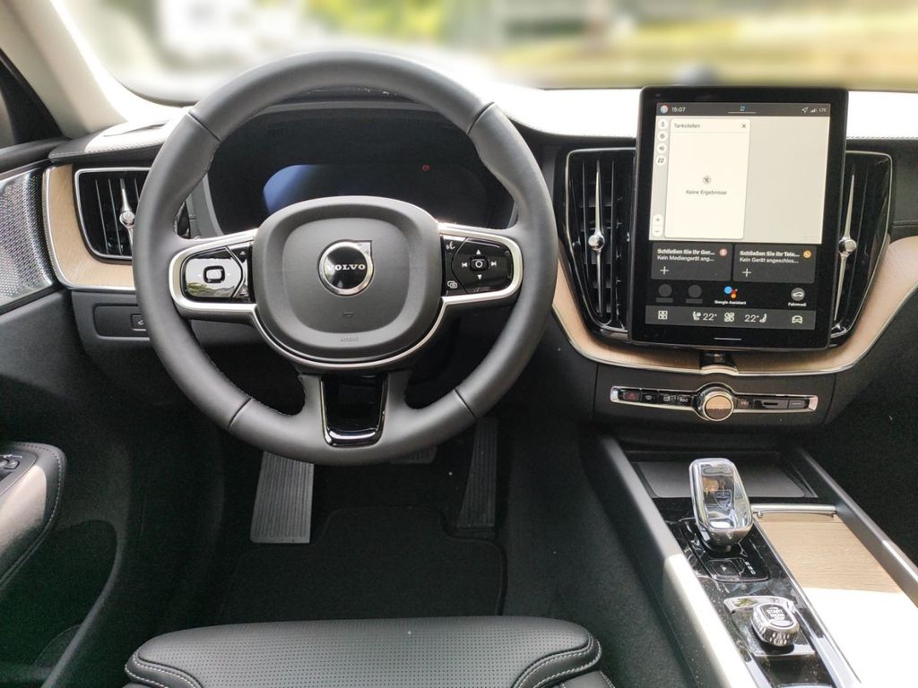 Volvo XC60 2025