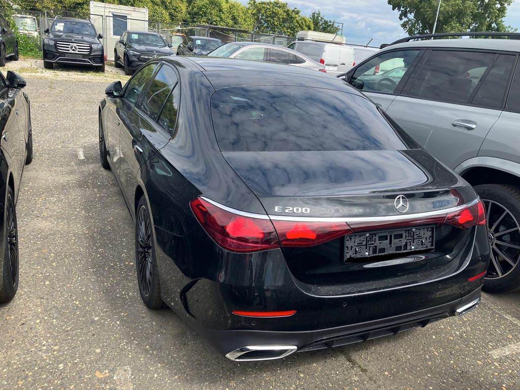 Mercedes-Benz E 200