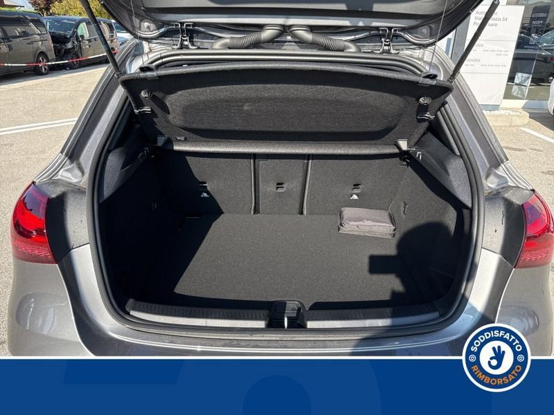 Mercedes-Benz A 180 2025