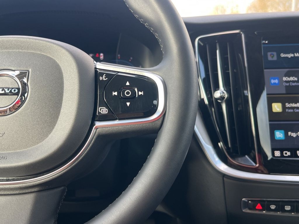 Volvo V60 Cross Country 2023