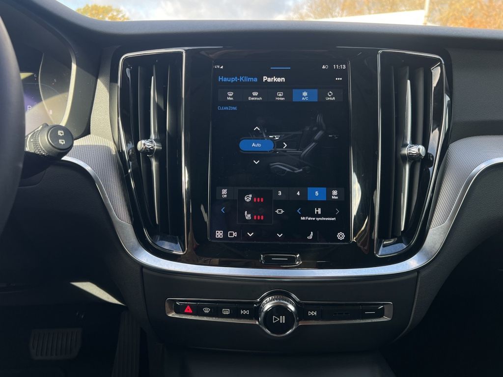 Volvo V60 Cross Country 2023