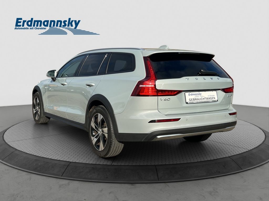 Volvo V60 Cross Country 2023