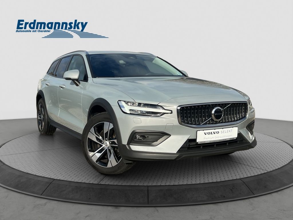 Volvo V60 Cross Country 2023