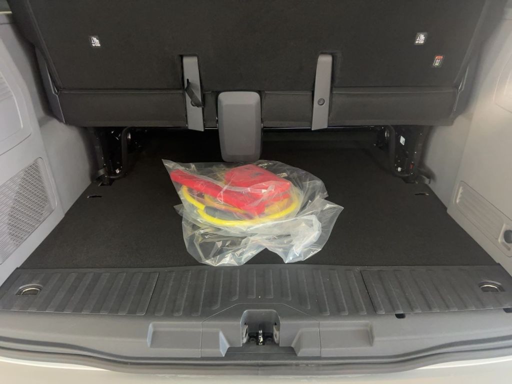 Volkswagen T7 Caravelle