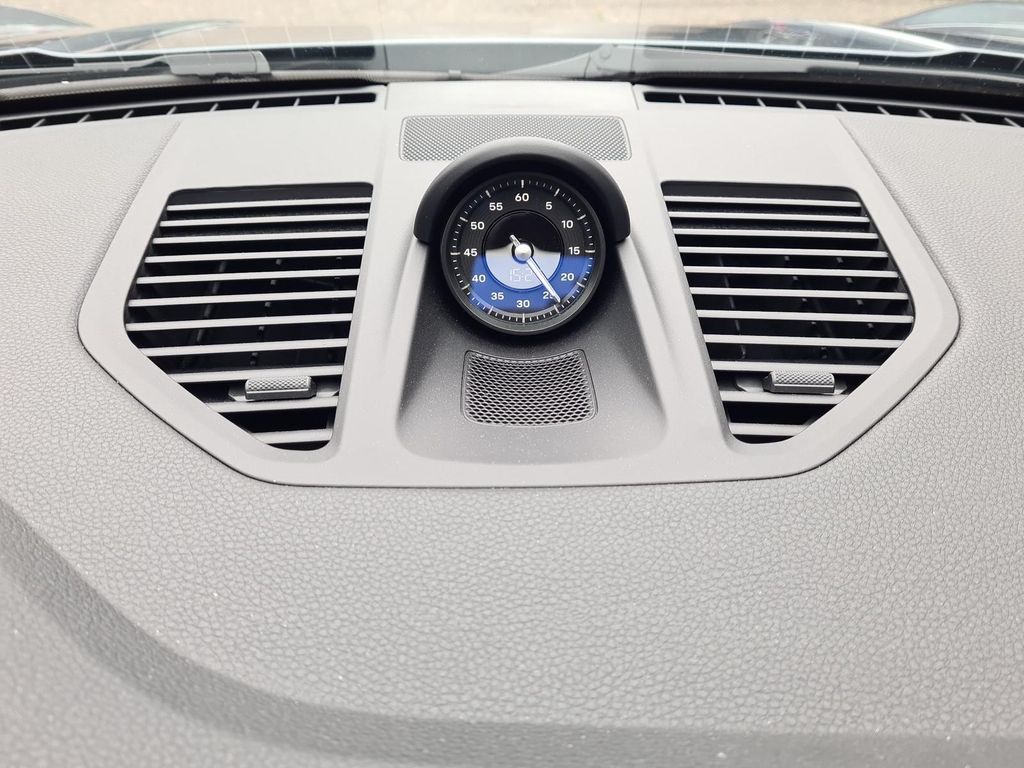 Porsche 992 2025
