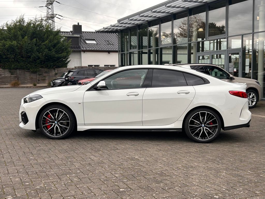 BMW 220 2024
