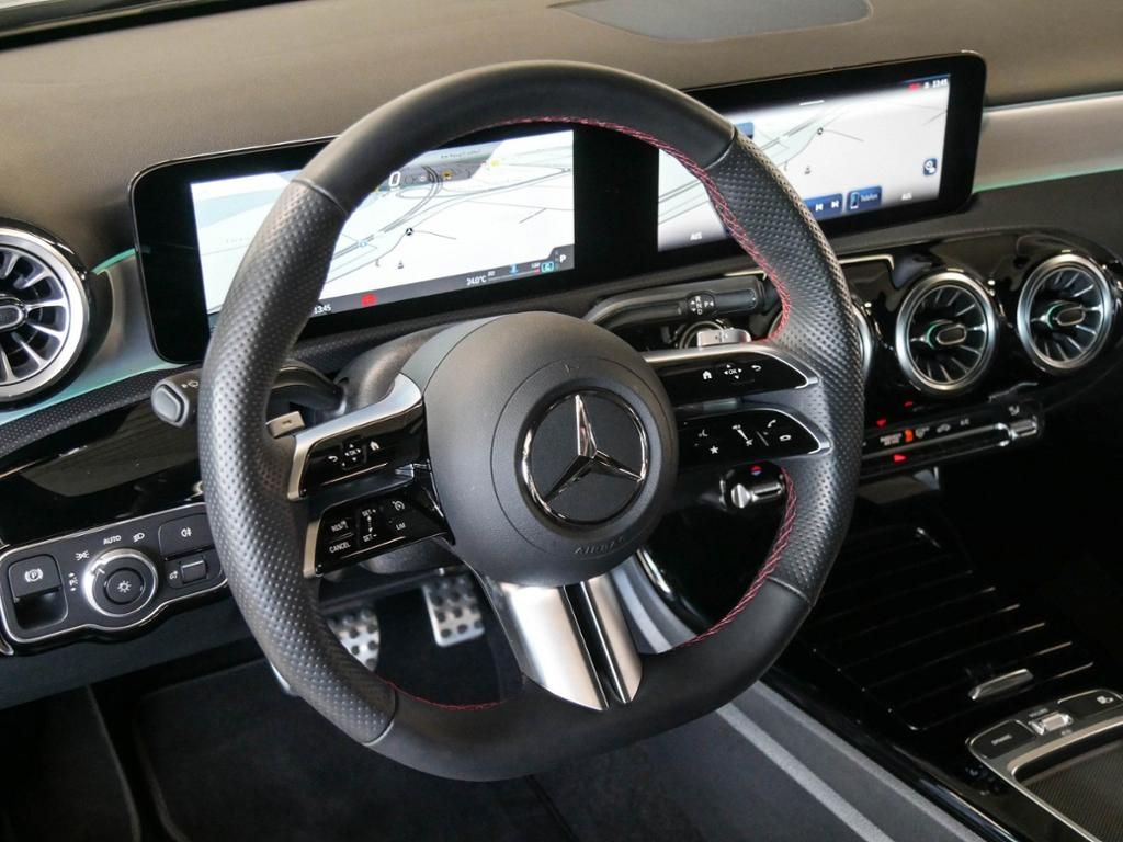 Mercedes-Benz A 220 2024