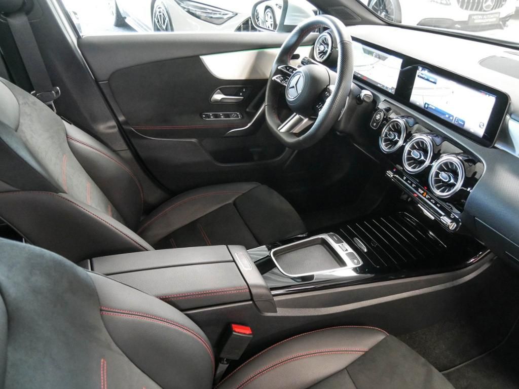 Mercedes-Benz A 220 2024