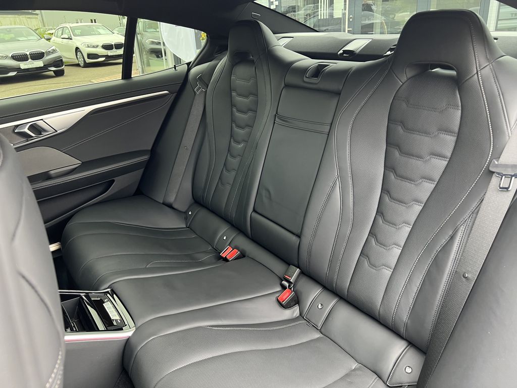BMW M850 2024