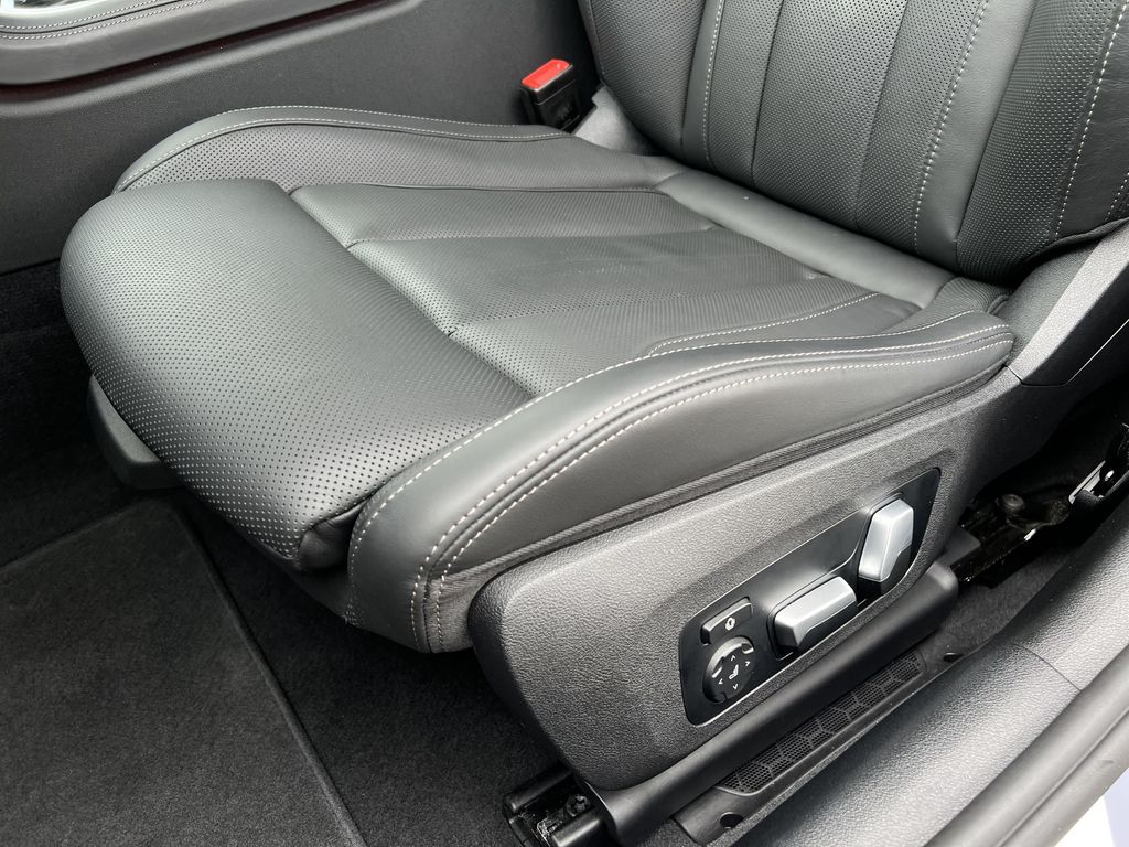 BMW M850 2024