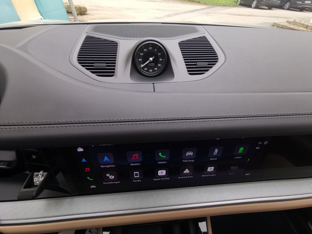 Porsche Cayenne 2025