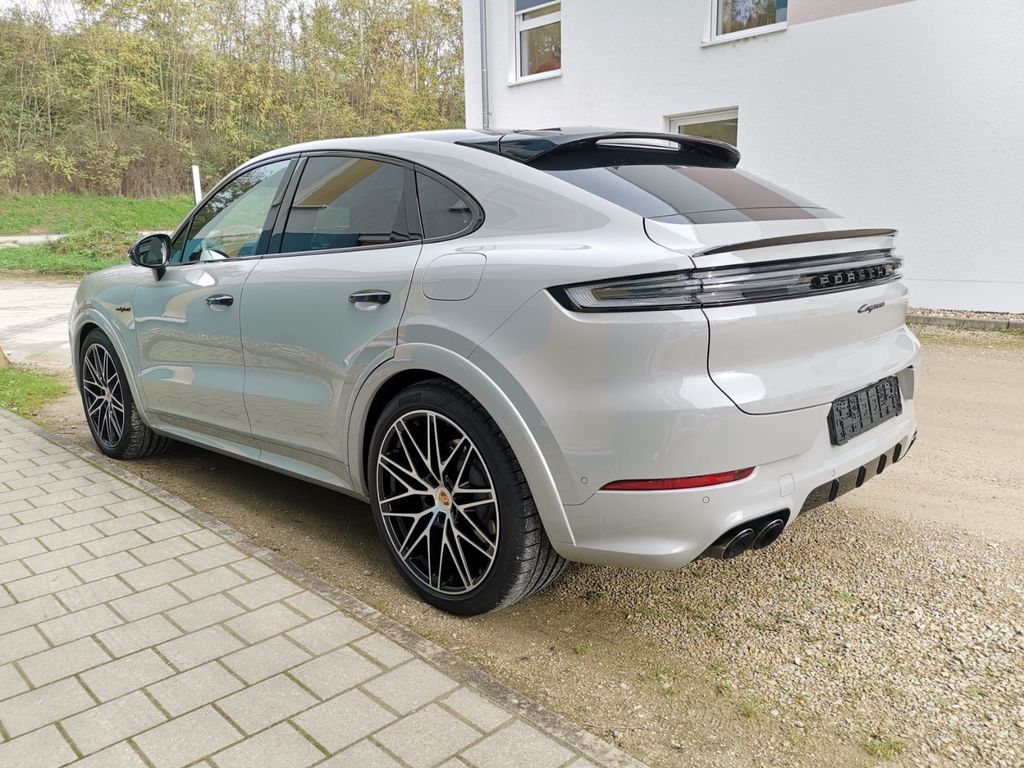 Porsche Cayenne 2025