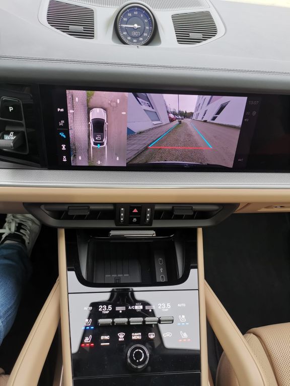 Porsche Cayenne 2025