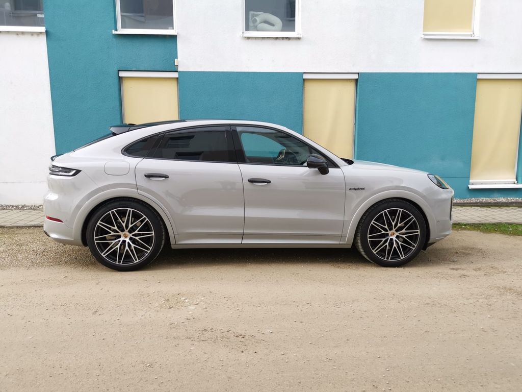 Porsche Cayenne 2025