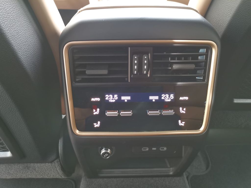 Porsche Cayenne 2025