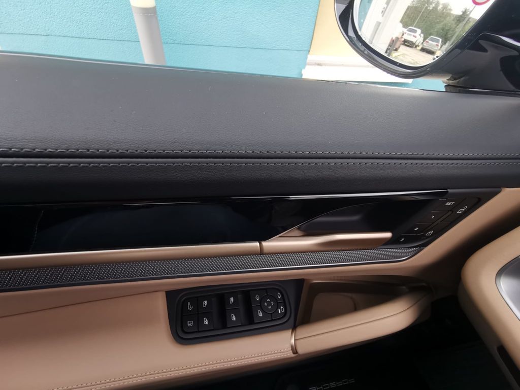 Porsche Cayenne 2025