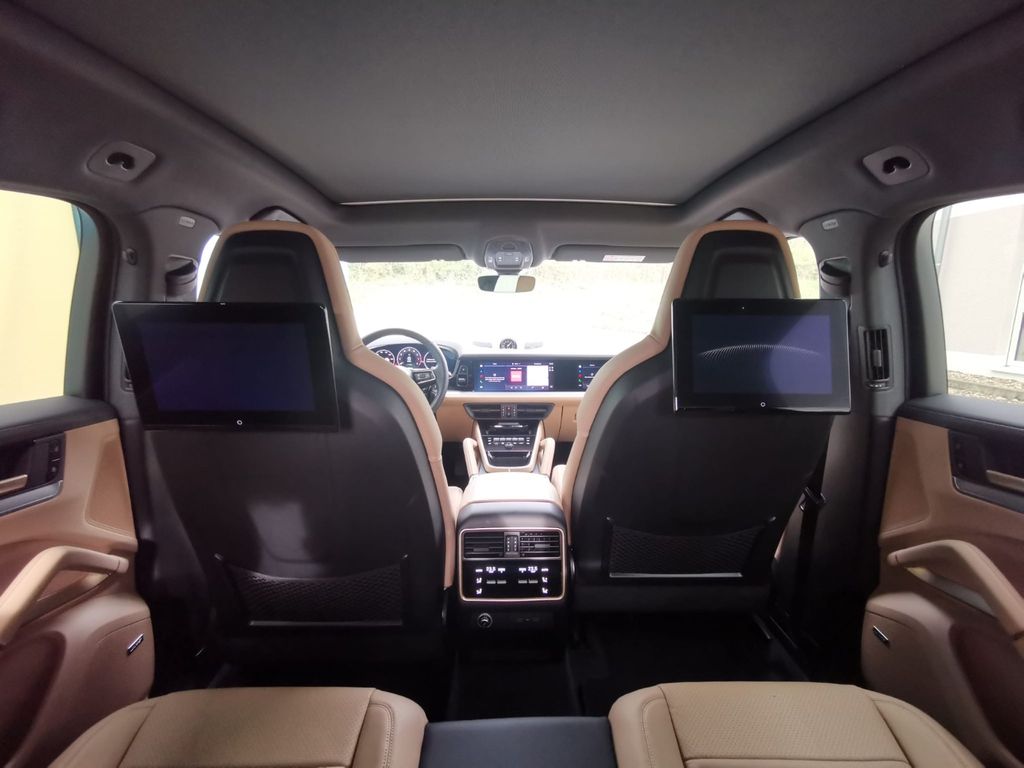 Porsche Cayenne 2025