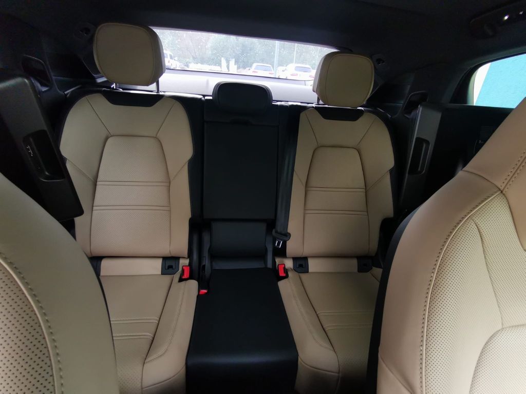 Porsche Cayenne 2025