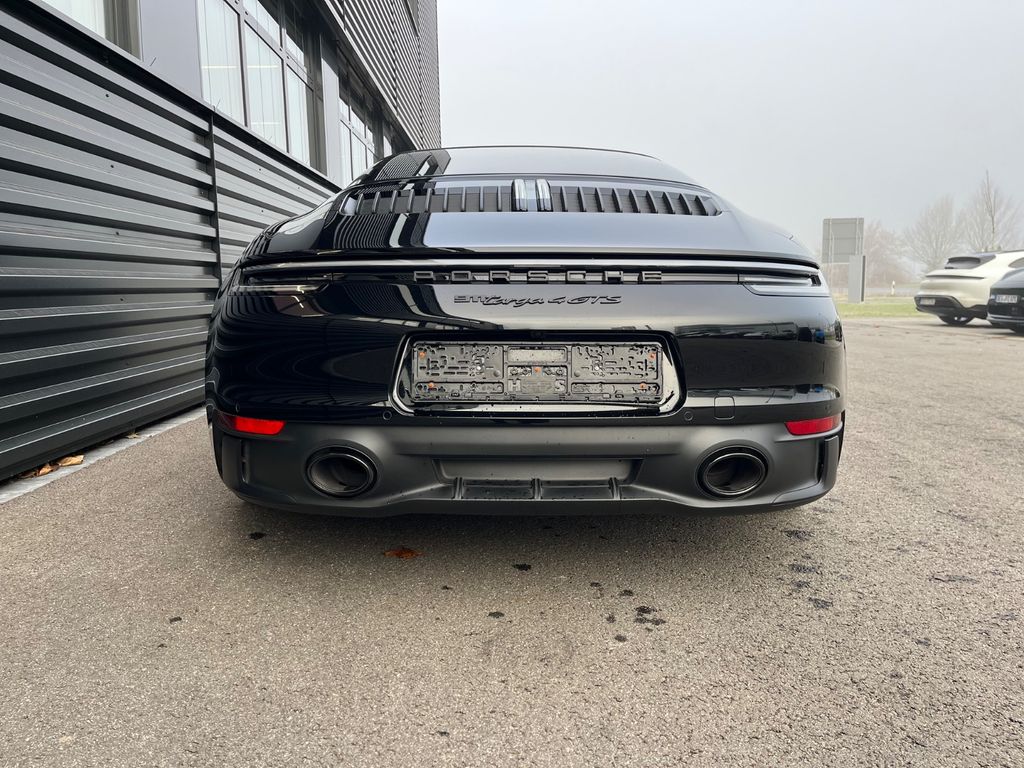 Porsche 992 2023