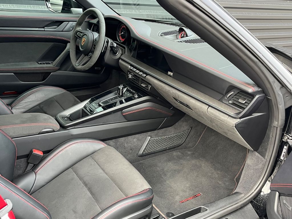 Porsche 992 2023