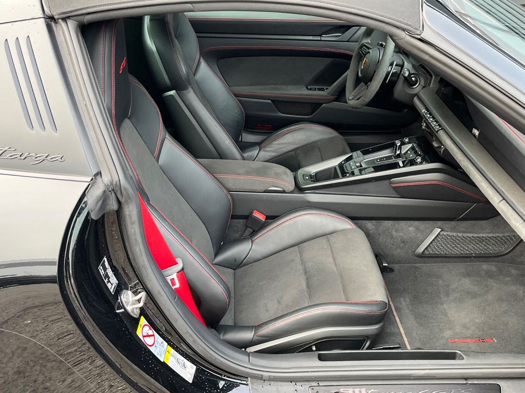 Porsche 992 2023