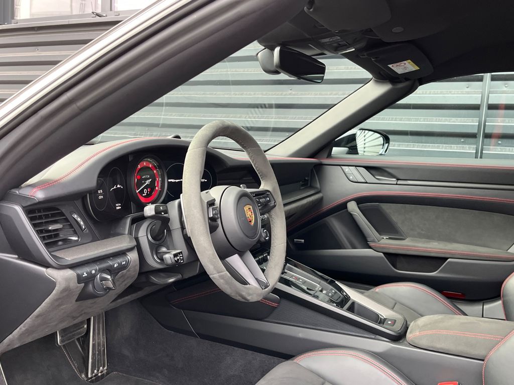 Porsche 992 2023