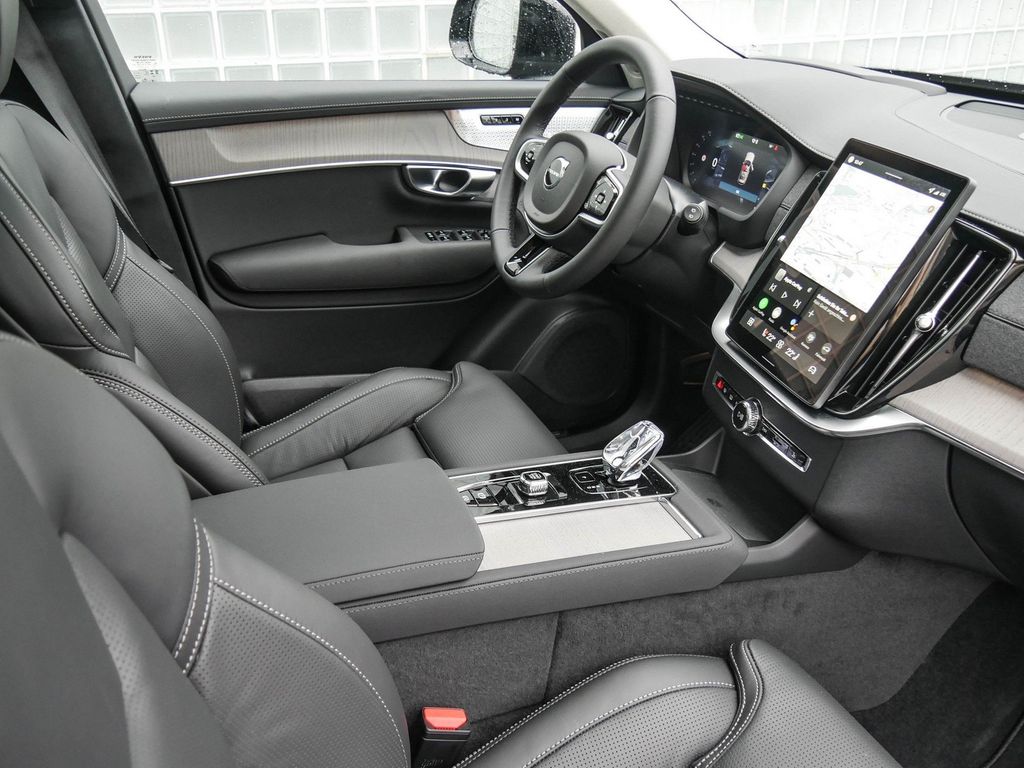 Volvo XC90 2025