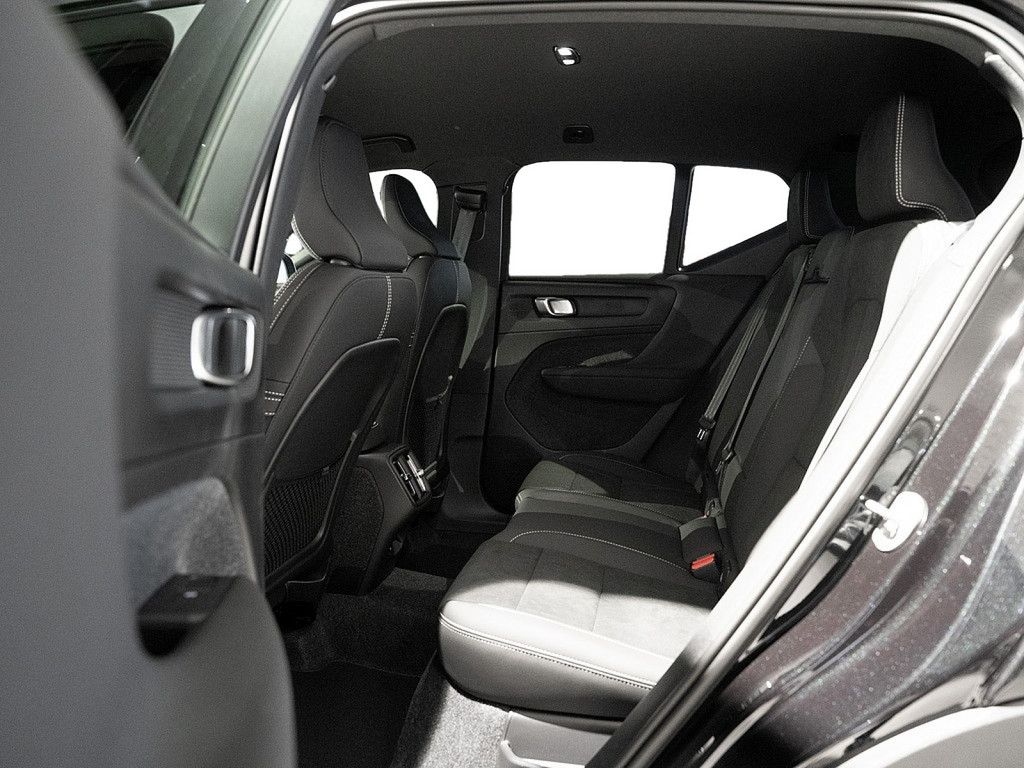 Volvo XC40 2025