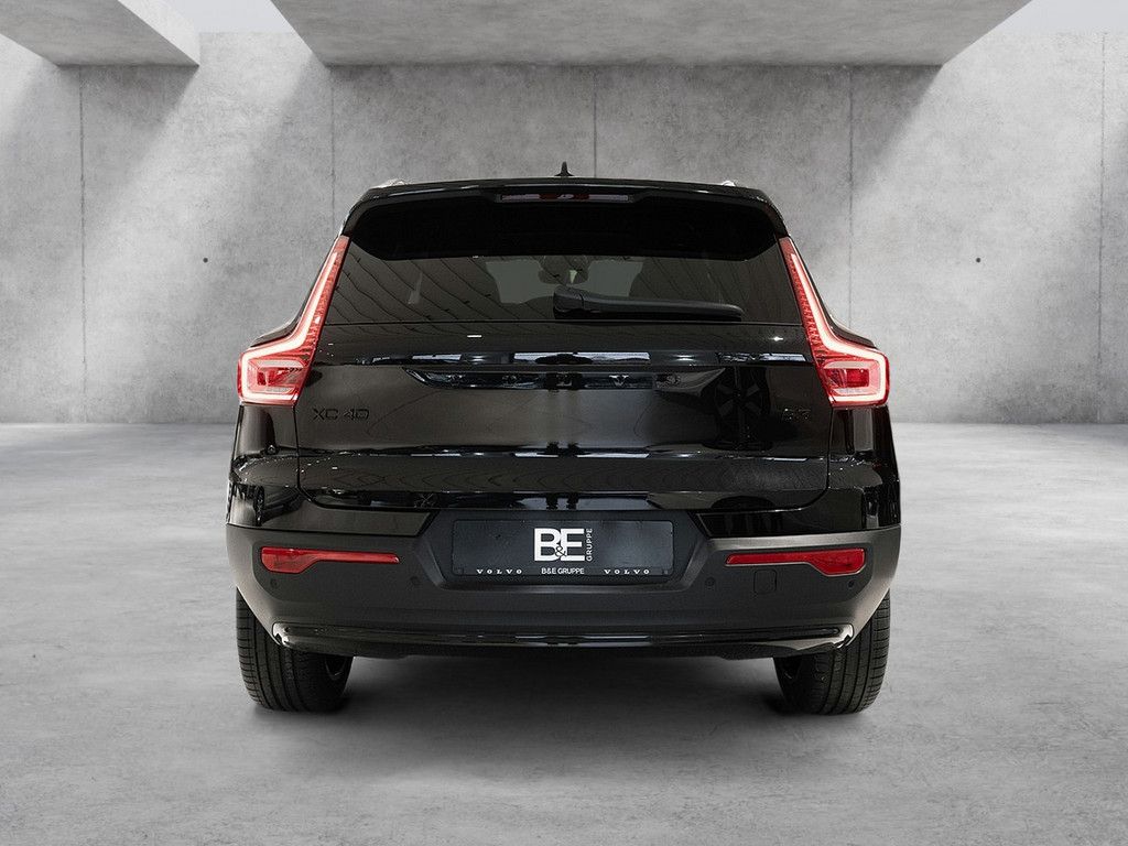 Volvo XC40 2025