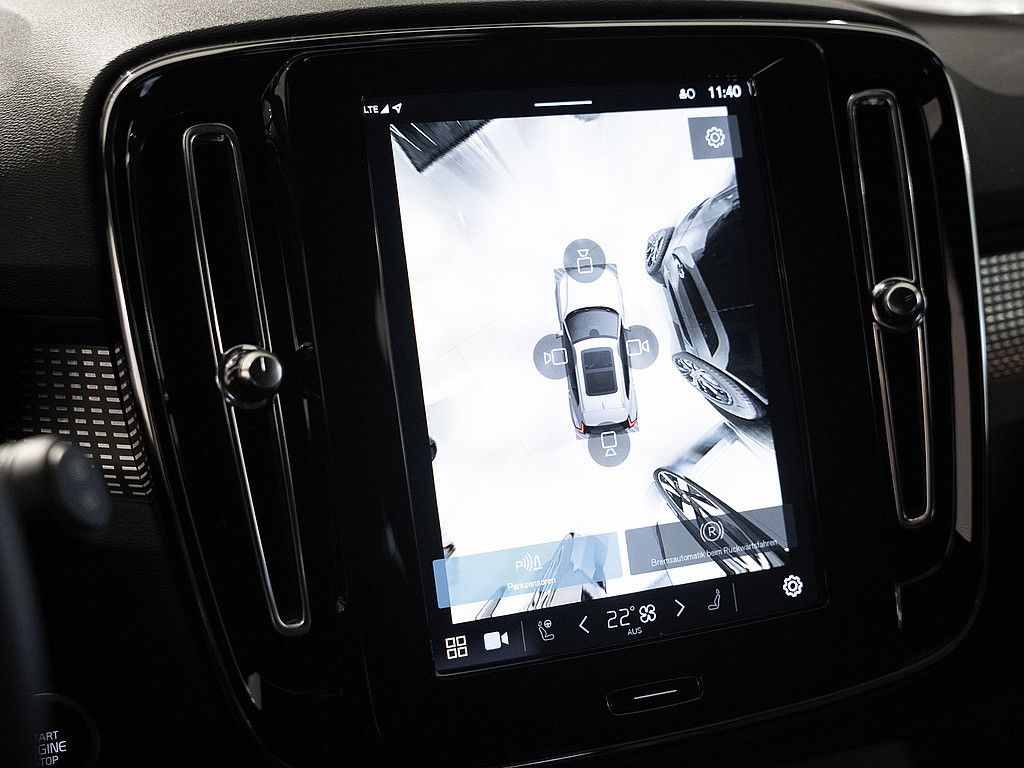 Volvo XC40 2025
